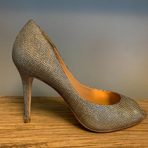 Badgley Mischka Peep Toe Gold Glitter Heels - Picture 1 of 7